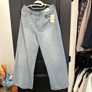 Universal thread Light Blue Wide-Leg Women Jeans size 10